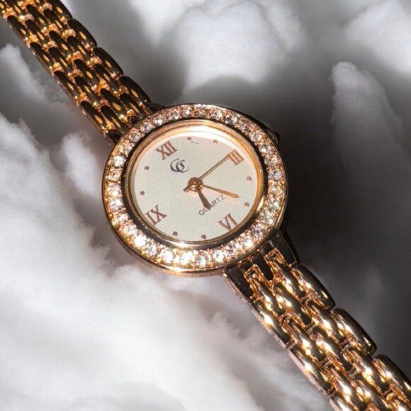 GC Quartz Watch Women Rose Gold Tone Clear Crystal Glass Needs New Battery - Picture 3 of 5